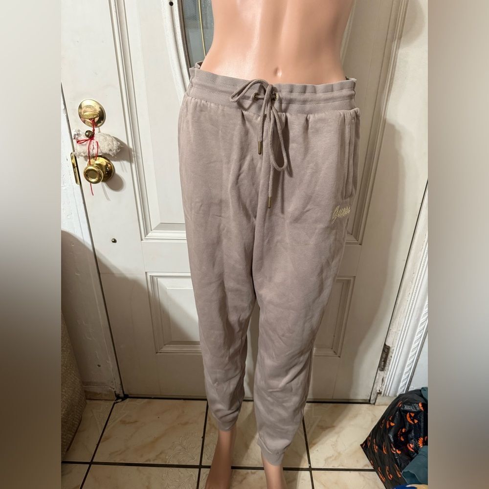 Women’s Guess sweat pants size L
